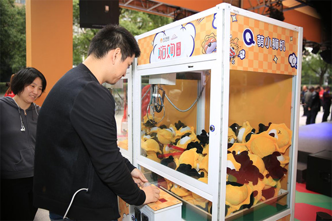 上海苏宁嗨购市集降临 多方产业融合玩转O2O购物节